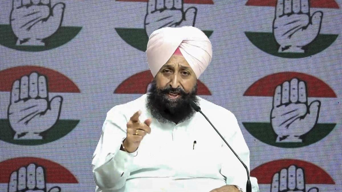 पंजाब विधानसभा: सदन में प्रवेश से रोका गया, कांग्रेस विधायकों का आरोप; मंच विरोध