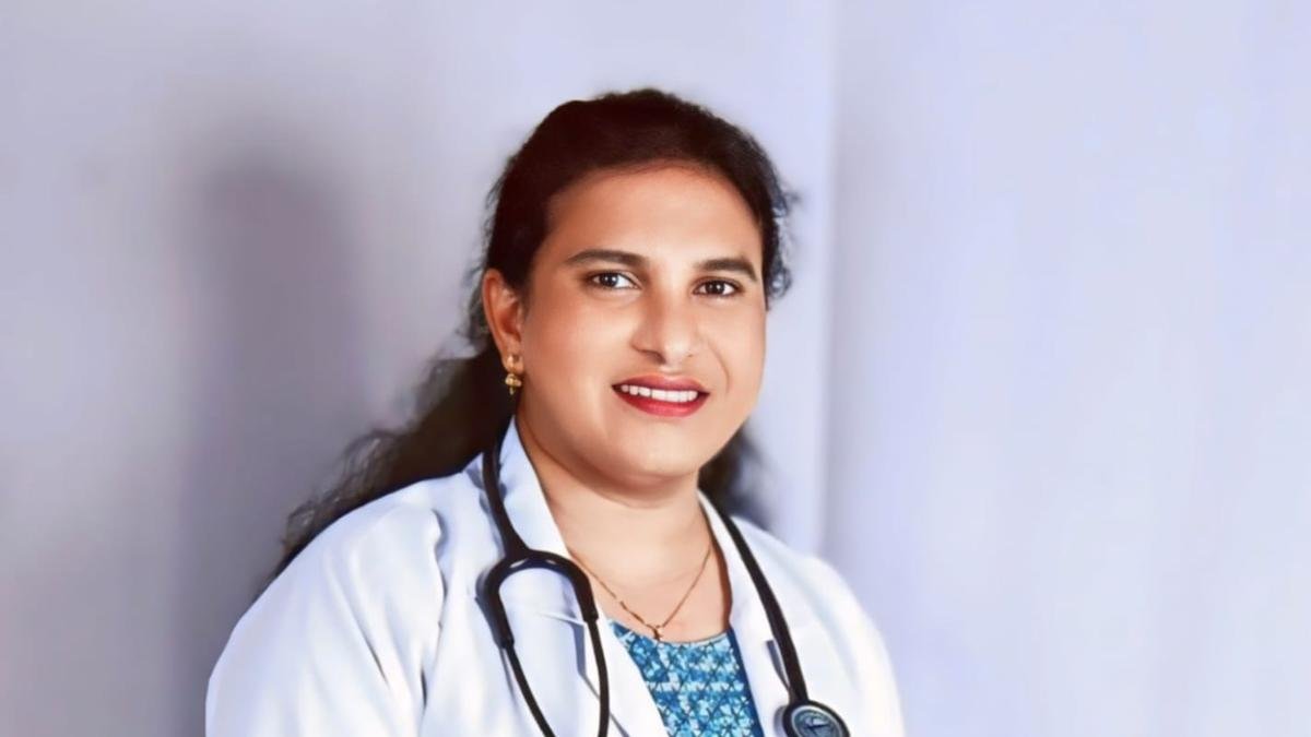 परिवार की अस्वीकृति, भूख और अदालती लड़ाई: हैदराबाद की रूथ जॉन पॉल भारत की पहली ट्रांसजेंडर पीजी डॉक्टर बनीं