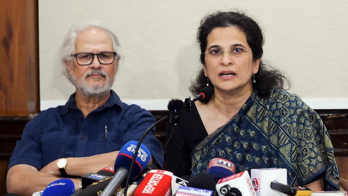 पूर्व नौकरशाहों, कार्यकर्ताओं का कहना है कि सीईसी ज्ञानेश कुमार ने जनता का विश्वास खो दिया है और उन्हें हटाया जाना चाहिए