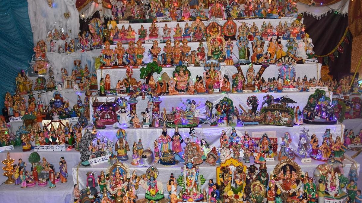 बॉम्बे माने परंपरा की कहानियों के साथ लौटता है