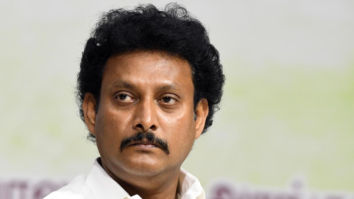 मद्रास उच्च न्यायालय ने ₹100 करोड़ के निजी स्कूल धोखाधड़ी मामले में अनबिल महेश पोय्यामोझी को अग्रिम जमानत देने से इनकार कर दिया