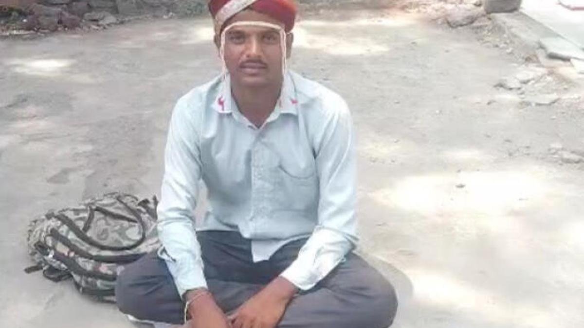 महाराष्ट्र में अविवाहित ग्रामीण युवा सरकार के लिए राज्यव्यापी आंदोलन की योजना बना रहे हैं। दुल्हन पाने में मदद करें