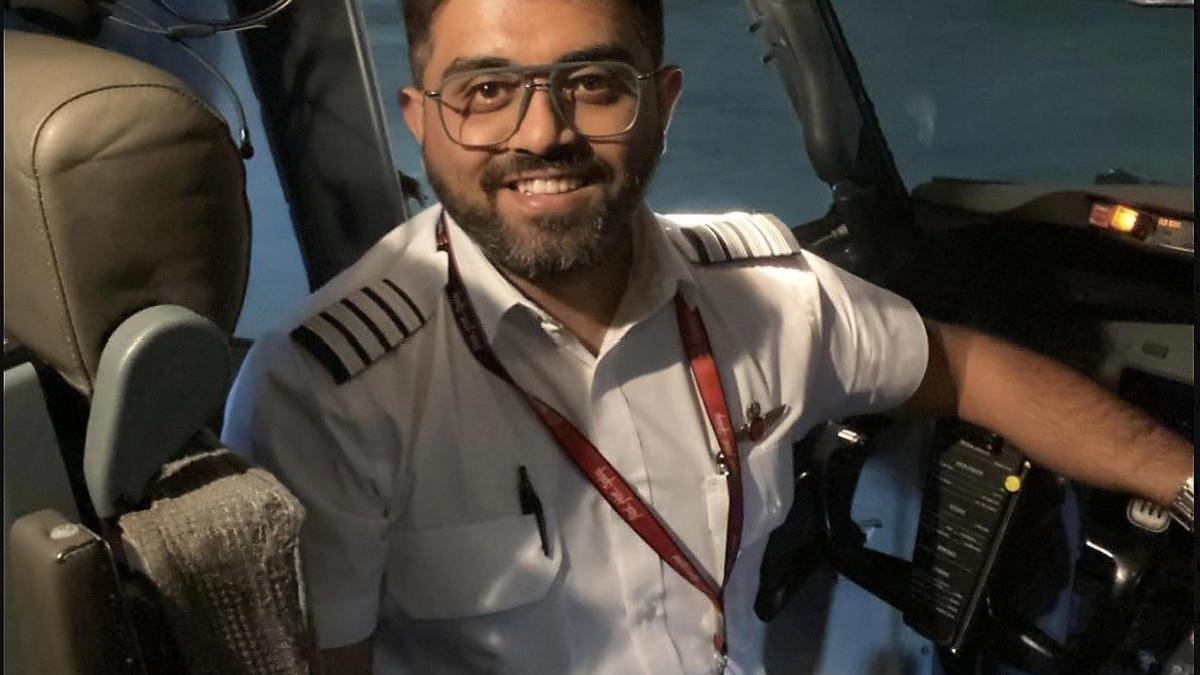 मुंबई के तिलक नगर में गर्व और प्रार्थना के साथ पड़ोसी स्मित माछर के ठीक होने का इंतजार कर रहे हैं