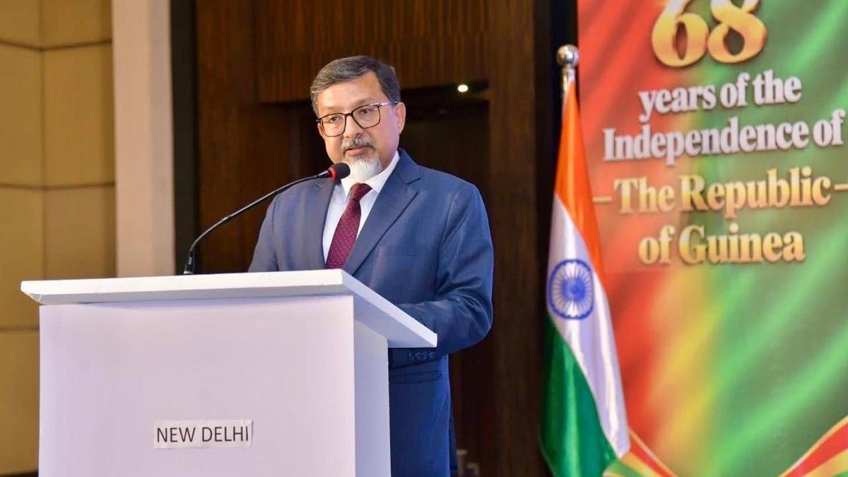 राजनीतिक नियुक्तियों पर अटकलों के बाद, सरकार वरिष्ठ कैरियर अधिकारी को काठमांडू भेजेगी