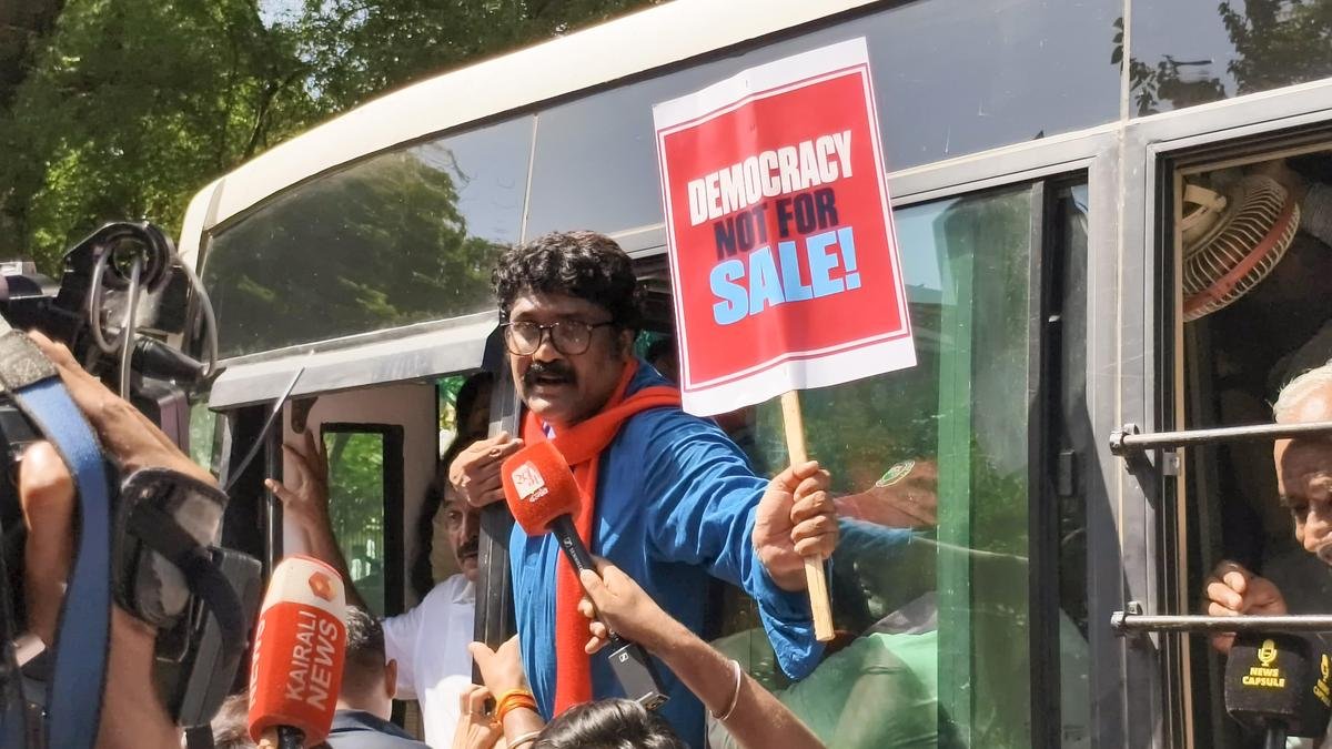 राज्यसभा सांसद ने 11 अक्टूबर को अवैध हिरासत, 'गुप्त परिवहन, 'यातना' का आरोप लगाते हुए सुप्रीम कोर्ट का रुख किया