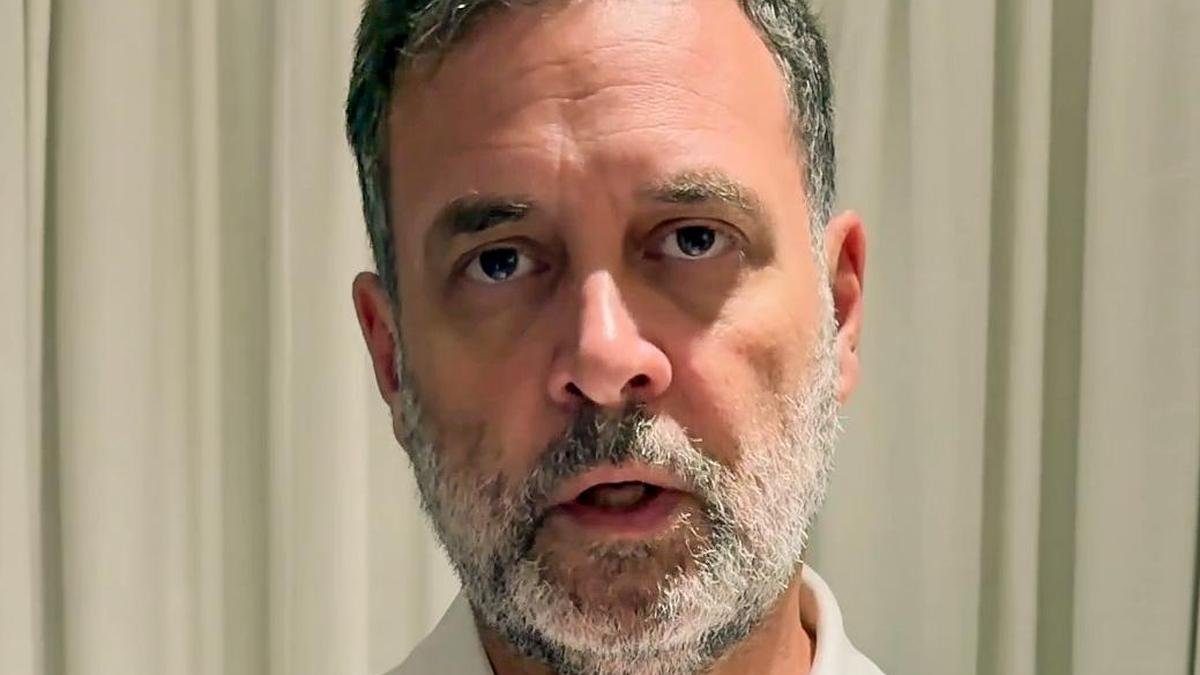 राहुल गांधी ने युवाओं से विरोध जारी रखने को कहा, कहा कि संविधान पर हमला करने वालों को हराया जाएगा