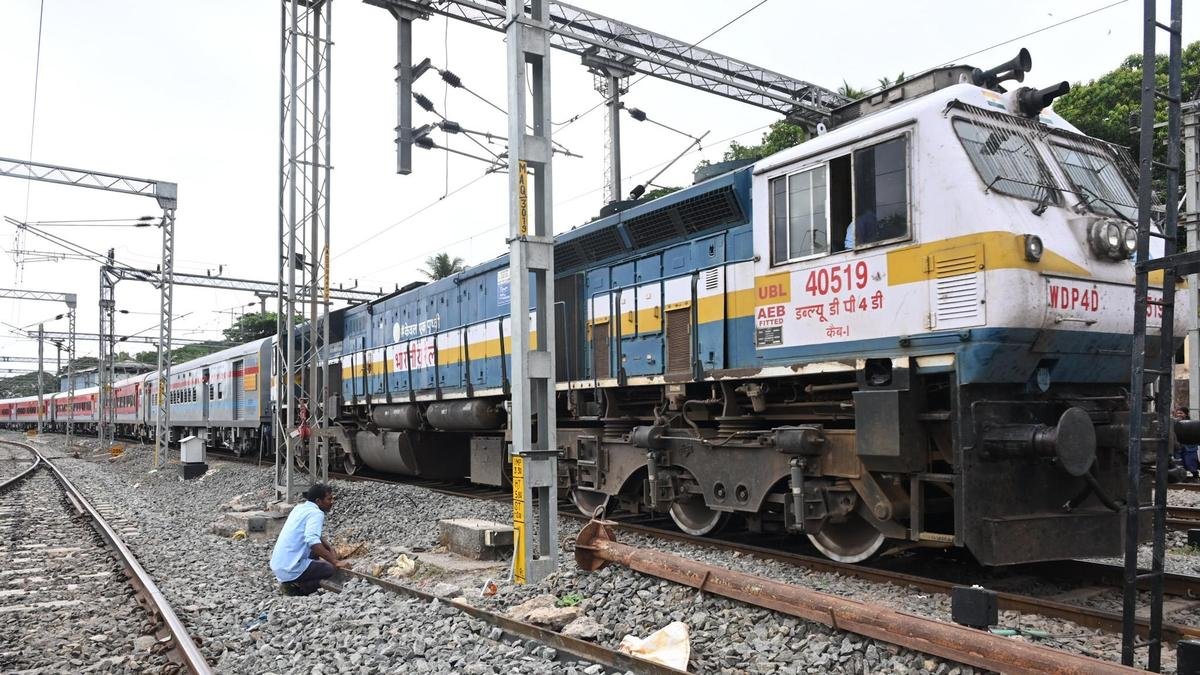 रेलवे बोर्ड ने लंबी दूरी की ट्रेनों के लिए स्वच्छता मानकों में बदलाव किया है