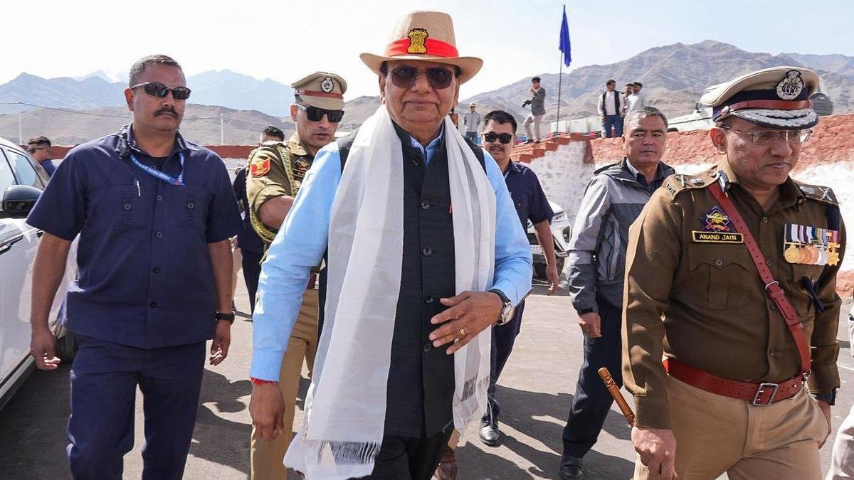 लद्दाख प्रशासन ने कारगिल में हिल काउंसिल को भंग किया, 21 नवंबर को पंचायत चुनाव की घोषणा की