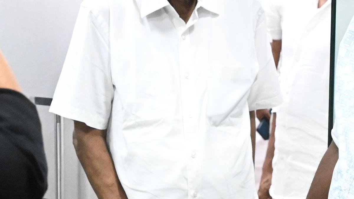 वरिष्ठ नेताओं द्वारा असहमति की आवाज उठाने से केरल कांग्रेस को नए दोषों का सामना करना पड़ रहा है