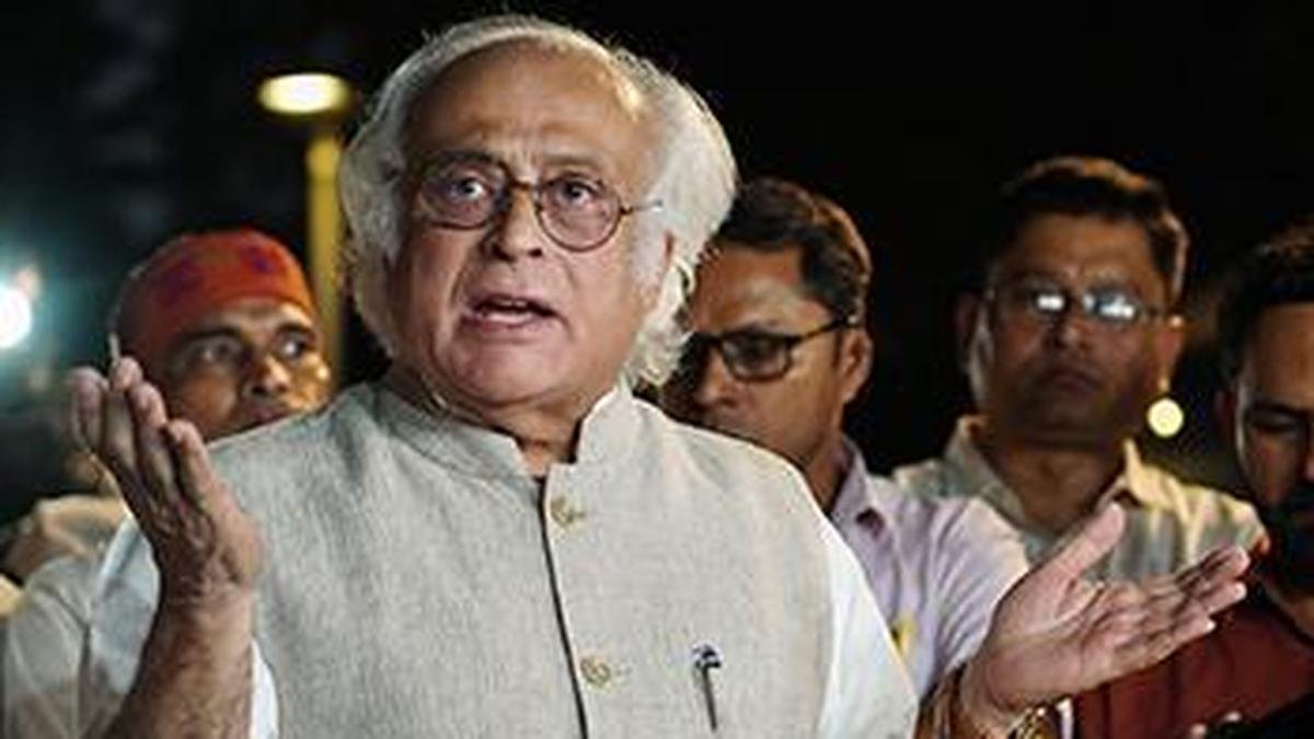 वल्लभभाई पटेल के प्रति इंदिरा गांधी के मन में जो गहरा सम्मान था, उसे 'विकृत लोग' मिटा नहीं सकते: जयराम रमेश