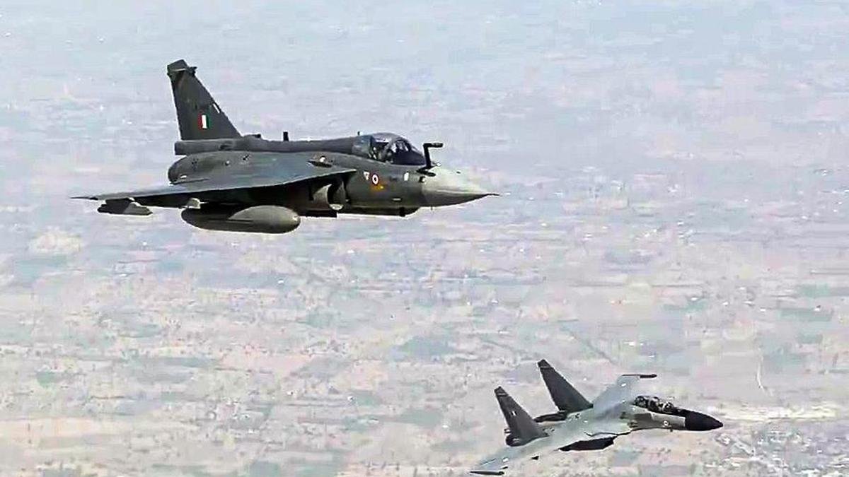 वायु सेना दिवस: राष्ट्रपति, पीएम मोदी ने भारतीय वायु सेना कर्मियों को बधाई देने में देश का नेतृत्व किया