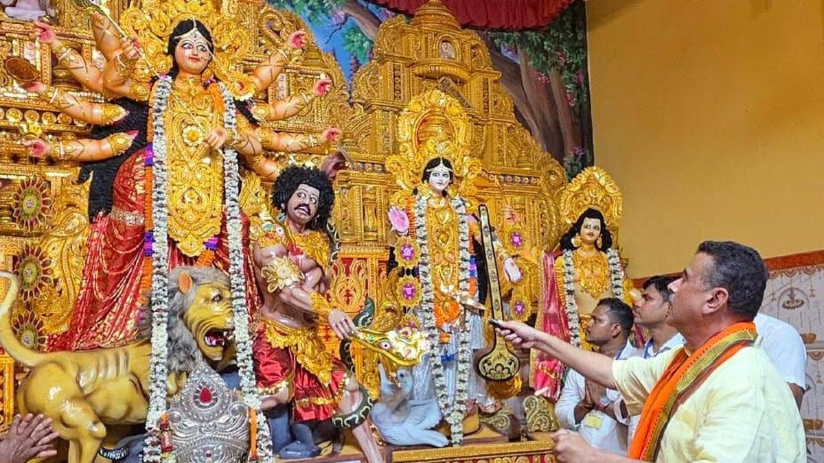 श्यामा प्रसाद मुखर्जी से लेकर वंदे मातरम, भगवान राम तक: इस साल दुर्गा पूजा में प्रमुख विषय रहे