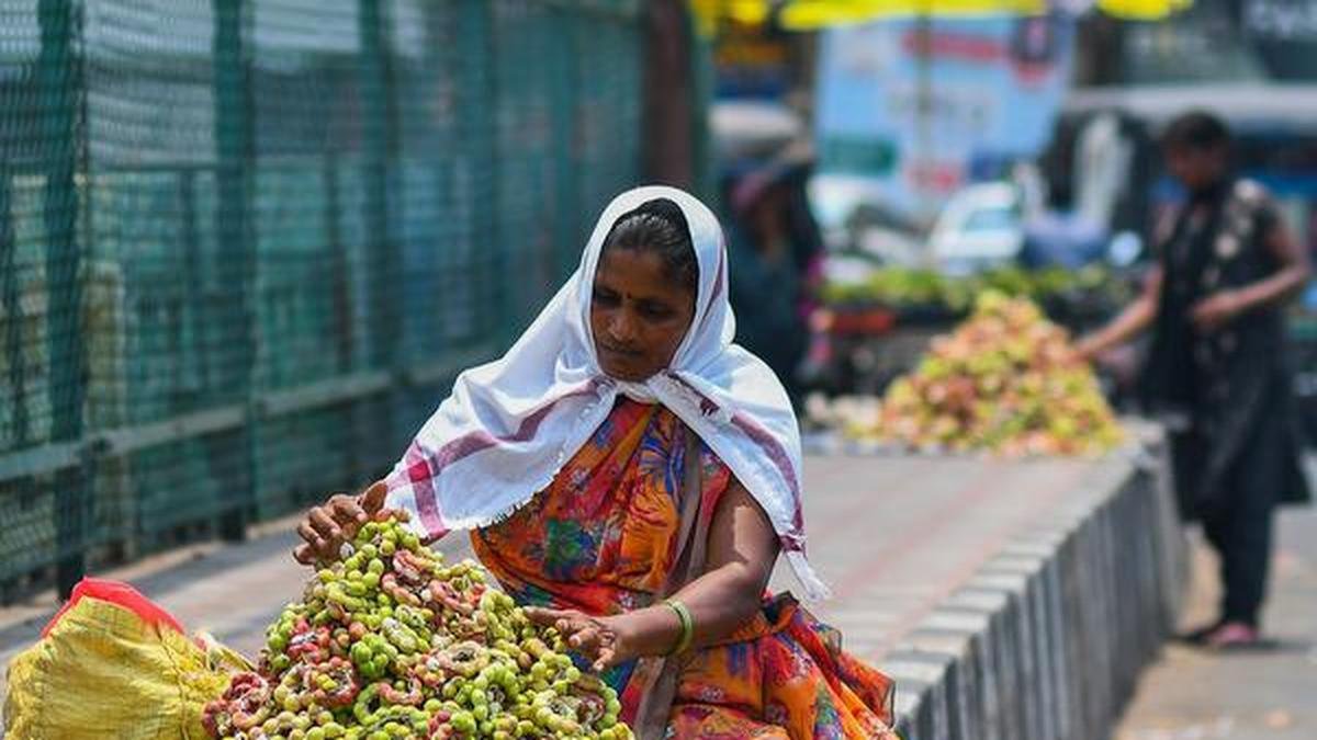 समझाया | सापेक्ष आर्द्रता क्या है और यह गर्म दिन पर क्यों मायने रखती है?