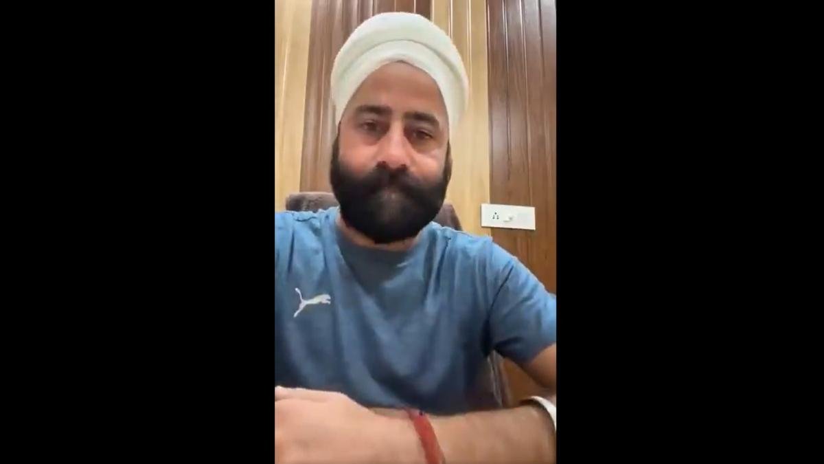 सरकारी स्कूलों में शिक्षकों की कमी का दावा करने पर आप ने अपने विधायक को निलंबित कर दिया