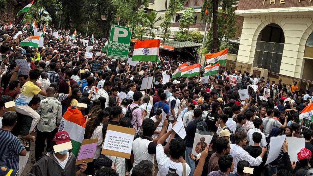 सीईसी के खिलाफ विरोध प्रदर्शन को कवर कर रहे 43 पत्रकारों को हिरासत में लिया गया, कई पर हमला किया गया: सीपीजे