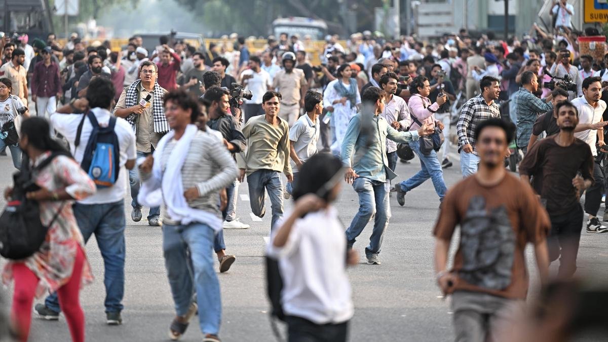 सीईसी विरोधी प्रदर्शनकारियों द्वारा जंतर-मंतर तक मार्च करने की कोशिश के कारण 2,500 से अधिक लोगों को हिरासत में लिया गया