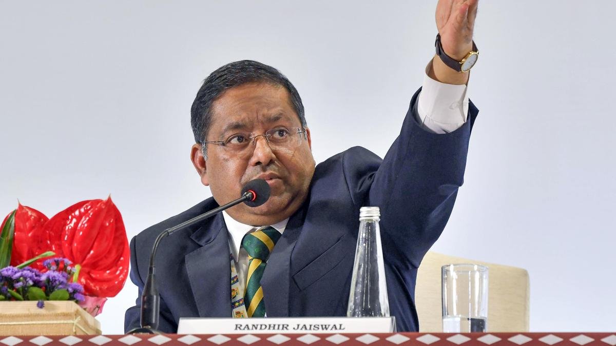 सेना में शामिल होने के लिए रूस की यात्रा करने के 'खतरनाक रास्ते' से बचें: विदेश मंत्रालय